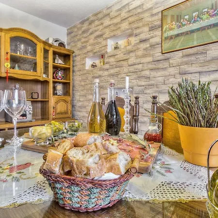 Istrian Illy Nyaraló Kaštel